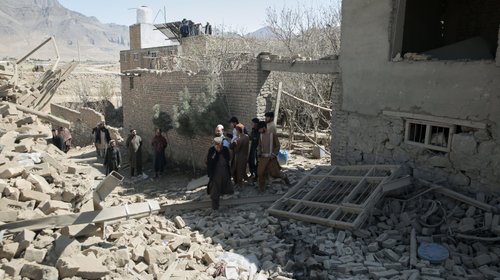 Afganistán acusa a Pakistán de ataque aéreo en Kabul