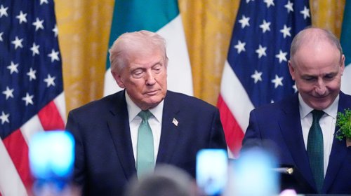 Trump amenaza con ceder control del estrecho de Ormuz