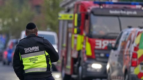 Ordenan custodia por incendio de ambulancias en Londres