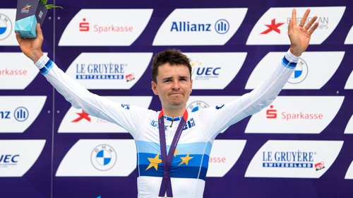 Tom Pidcock abandona la Volta a Catalunya tras fuerte caída
