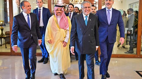 Pakistán dice que será anfitrión de platicas entre EUA e Irán
