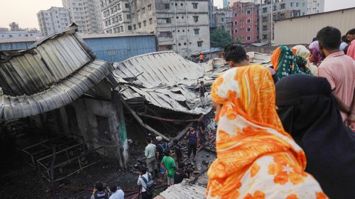 Fallecen cinco personas en incendio de fábrica en Bangladesh