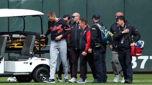 Jardinero de Tigers es hospitalizado tras chocar con un compañero