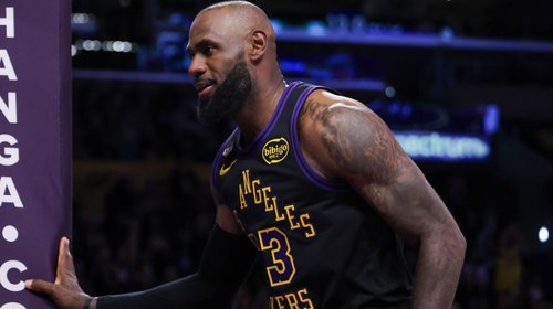 Lakers dominan a Suns y aseguran ventaja de local en playoffs