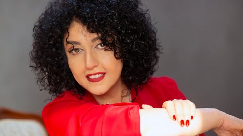 La Nobel iraní Narges Mohammadi es hospitalizada en Teherán