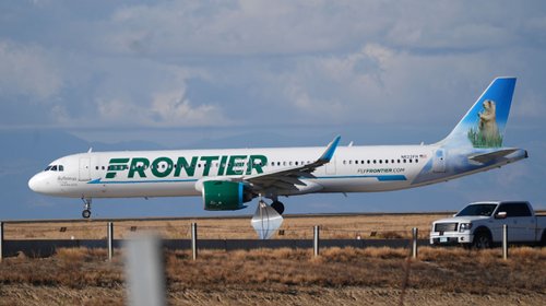 Avión arrolla a persona que saltó valla del Aeropuerto de Denver