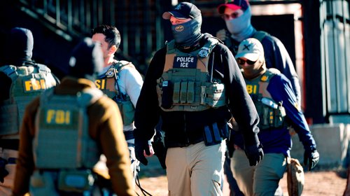 Juez determina que ICE violó orden durante arrestos en Colorado