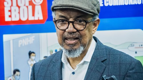 Director de la OMS llega al epicentro de brote de ébola