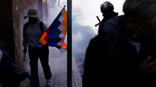 Enfrentamientos sacuden marcha contra presidente de Bolivia