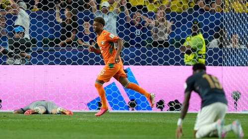 Costa de Marfil vence a Ecuador con gol agónico de Amad Diallo