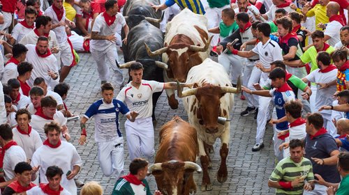 Participante sufre cornada en el rostro en San Fermín 2026