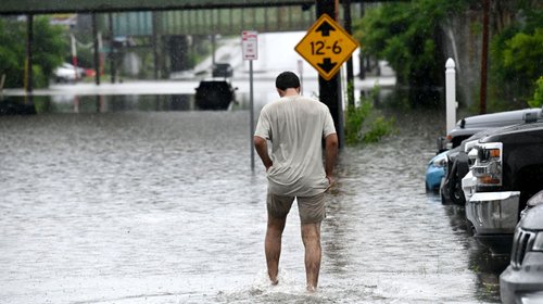 Fuertes lluvias dejan inundaciones y rescates en Nueva York