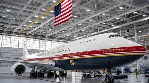 Presenta Donald Trump el nuevo y lujoso Air Force One
