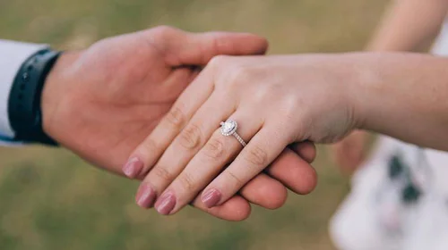 Corte decide que novia debe regresar anillo tras ruptura