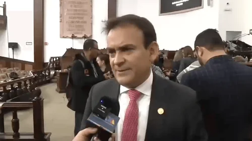 PRI cuestiona afiliación corporativa de maestros a Morena