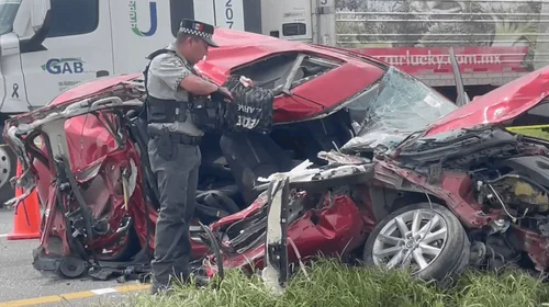 Grave accidente en Escobedo: vehículo choca contra tráiler