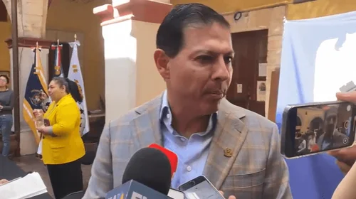 Octavio Pimentel califica de insuficiente el servicio de Lobus