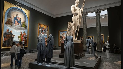 Éxito en Milán la exposición póstuma de Giorgio Armani