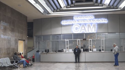 Ciudadanos acuden desde temprana hora a pagar impuesto predial