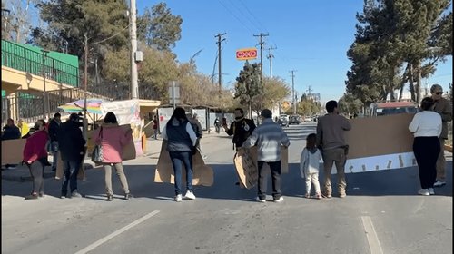 Pacientes del IMSS denuncian mal servicio protestando en Bulevar