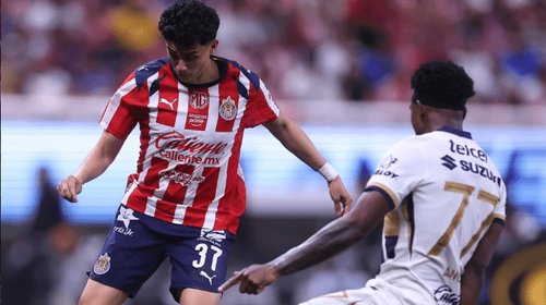 Chivas empata ante Pumas y se mantiene en el liderato 