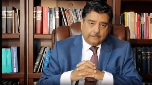 Exmagistrado Óscar Nájera se disculpa tras polémica por videos