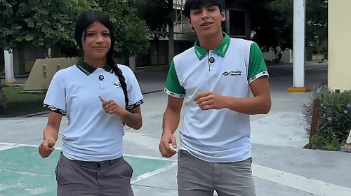 Reto viral lleva a estudiantes de Conalep a partido mundialista