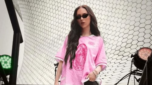 Paty Cantú presume jersey rosa y se vuelve tendencia