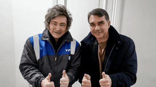 Javier Milei se reúne con Flávio Bolsonaro en Buenos Aires