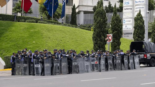 Despliegan operativo en posible hotel de Inglaterra en CDMX