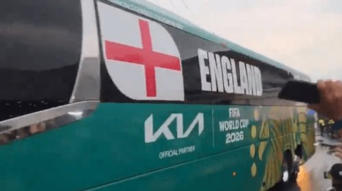 Selección de Inglaterra llega a México previo a duelo mundialista