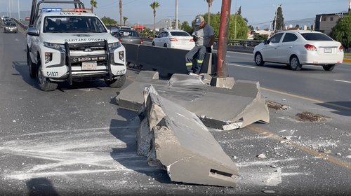 Joven ebria provoca choque y bloquea carriles en Fundadores