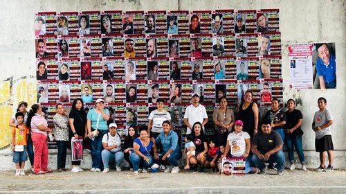 Colocan más lonas en el Mural de los Desaparecidos en Reynosa