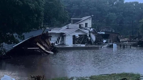 Se elevan a 52 las víctimas mortales de las inundaciones en Texas