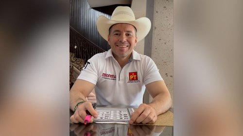 Ligan a Tony Flores con caso de mujer detenida por narcotráfico