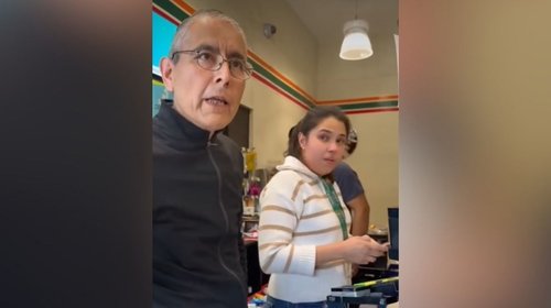 Gerente de 7-Eleven confronta a cliente que alimentó a un gato