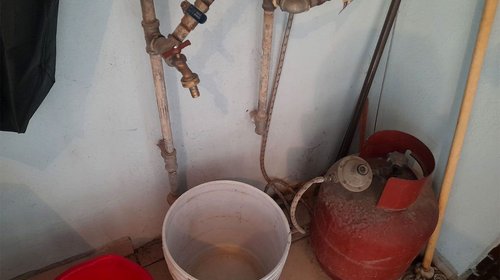 La crisis sigue; calles de la Croc carecen de agua