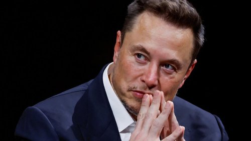 Denuncia Musk a OpenAI y Apple por asfixiar la competencia en IA