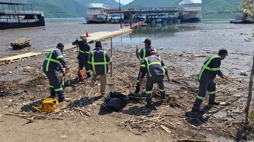 Recogen 300 toneladas de basura en presa La Boca