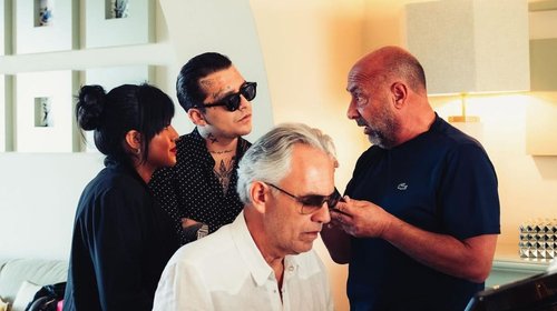Participa Nodal en festejo de Andrea Bocelli 