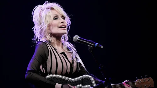 Lanza Dolly Parton emotiva balada en homenaje a su difundo esposo