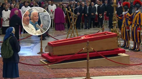 Monja rompe protocolo para despedir al papa Francisco ¿Quién es?