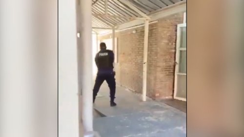 Adolescente ingresa con arma a escuela en Argentina