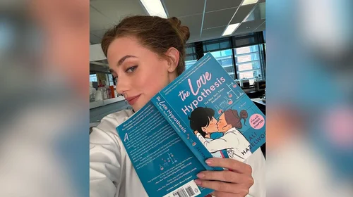 Lili Reinhart protagonizará la adaptación 'The Love Hypothesis'