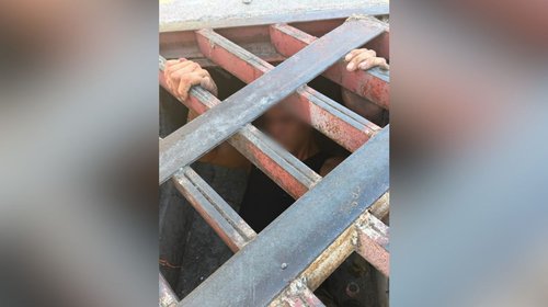 Recomiendan no ingresar a alcantarillas tras rescate de joven