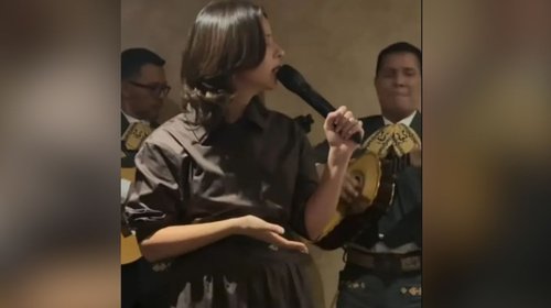 Fotos de Ángela Aguilar generan rumores de embarazo