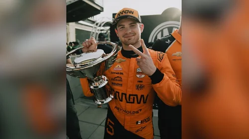 Pato O'Ward se sube al podio en Indianápolis como segundo puesto