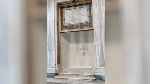Difunden imagen de la tumba del papa en Santa María la Mayor