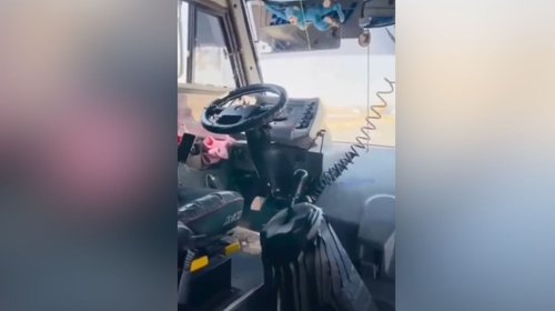 Exhiben a conductor por maniobra riesgosa en transporte urbano