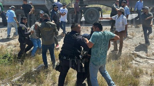 Violento desalojo a obreros de AHMSA deja detenidos y heridos